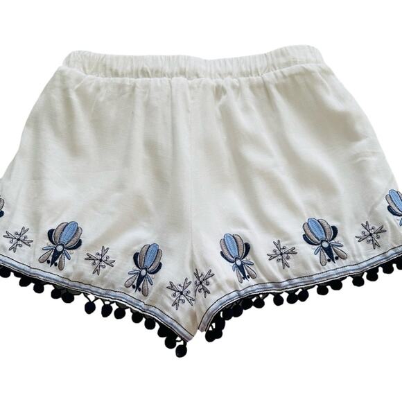Miami Blue White Floral Embroidered Pockets Tie Pom Pom Hem Shorts Small NEW - Picture 5 of 12